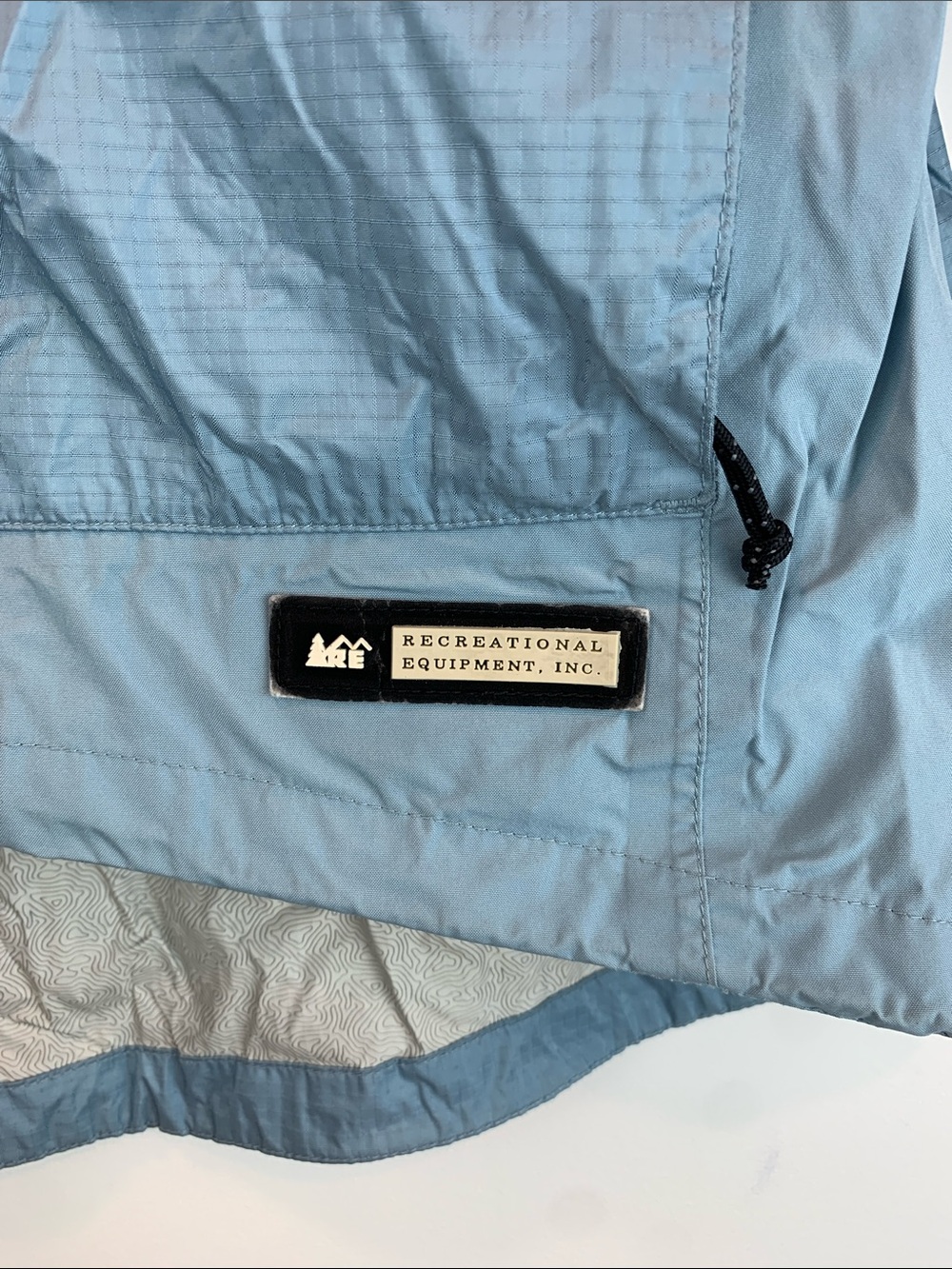 REI blue Raincoat sz M * flawed* hiking biking running camping outdoor canoeing - Picture 4 of 10